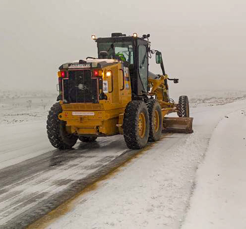 Köy yollarının kardan kapanmaması için çalışmalar devam ediyor