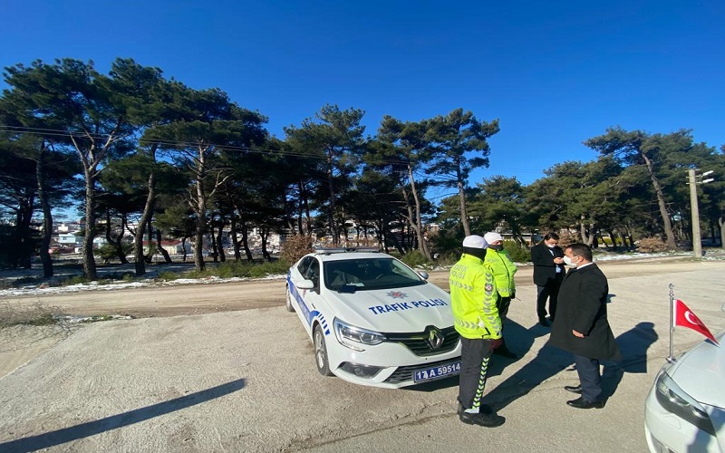 Vali İlhami AKTAŞ, Ayvacık Bölge Trafik Uygulama Noktasını Ziyaret Etti