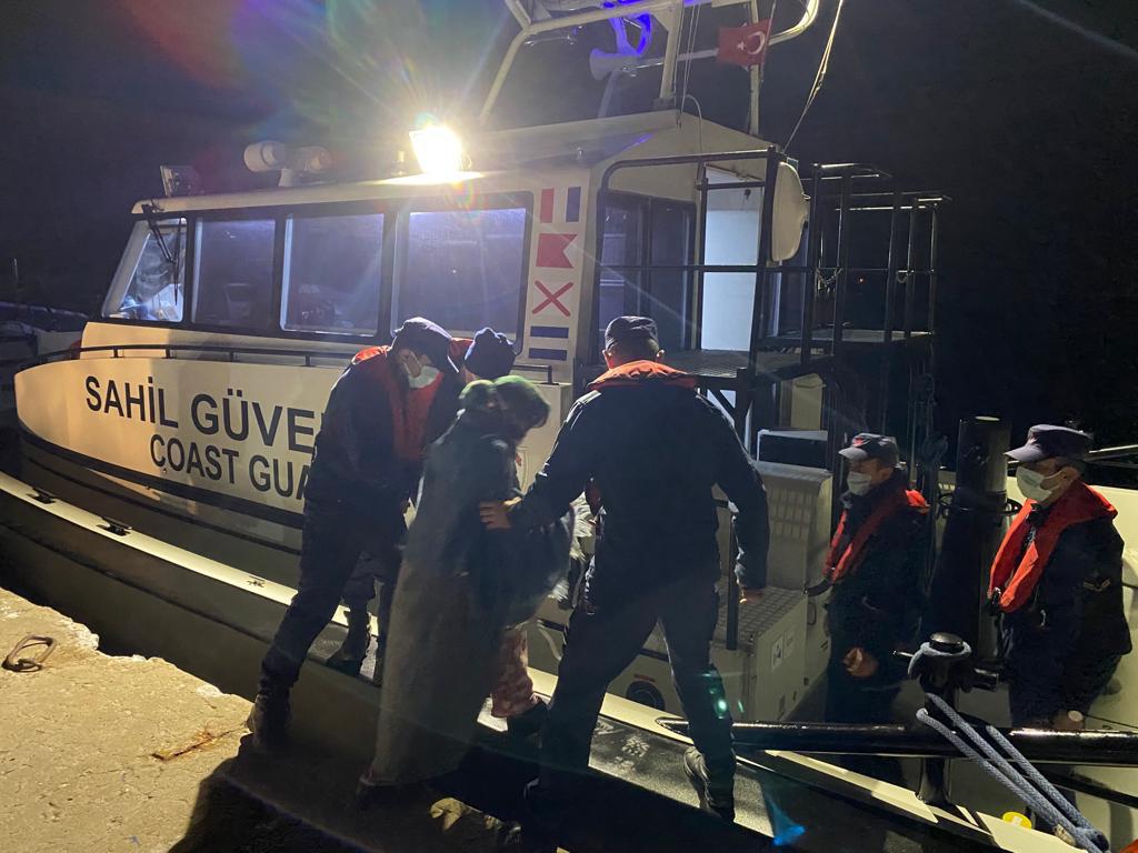 Gökçeada da rahatsızlanan vatandaşı sahil güvenlik ekipleri hastaneye yetiştirdi.