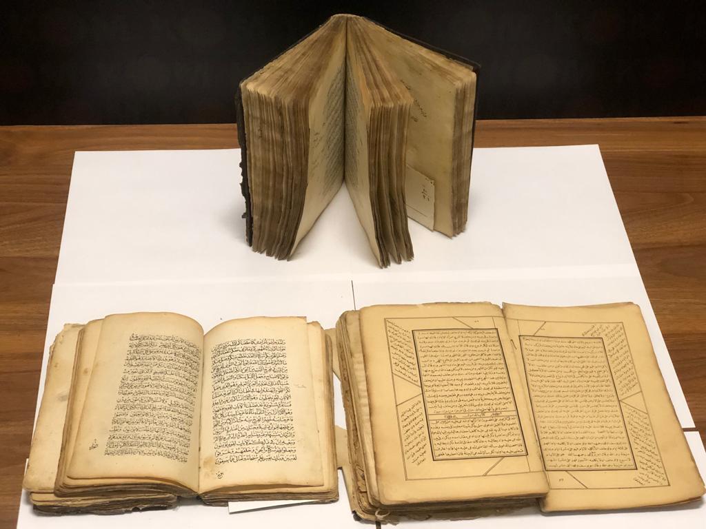 Çanakkale’de tarihi eser olduğu düşünülen 3 Kuran’ı Kerim ele geçirildi