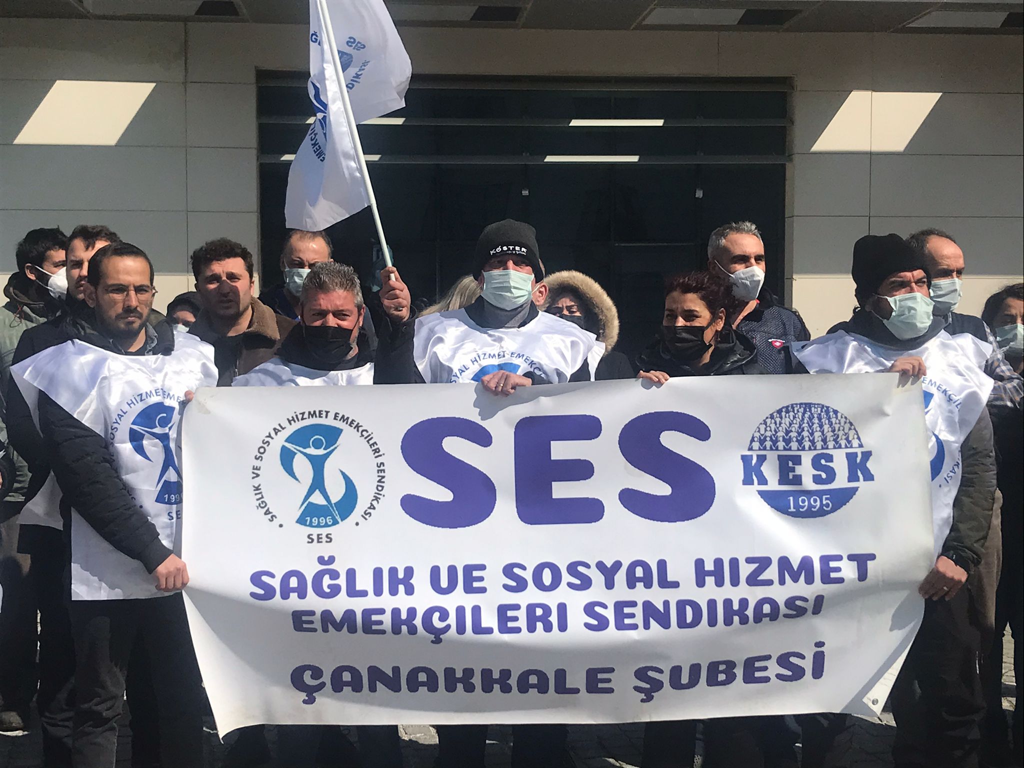 Sağlık çalışanlarından Tıp Bayramı’nda eylem