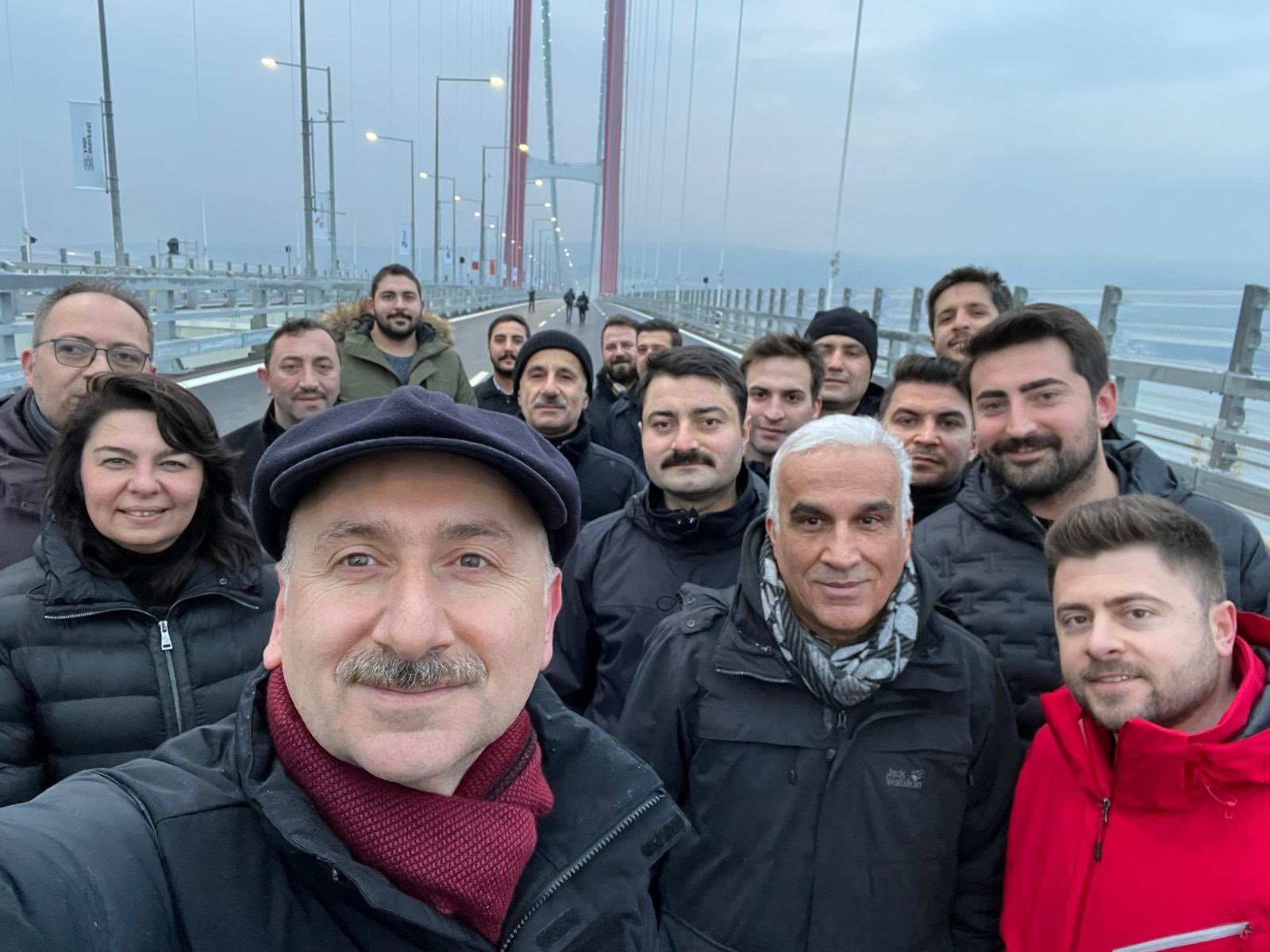 Bakan Karaismailoğlu, sabaha karşı 1915 Çanakkale Köprüsü’nde yürüyüş gerçekleştirdi