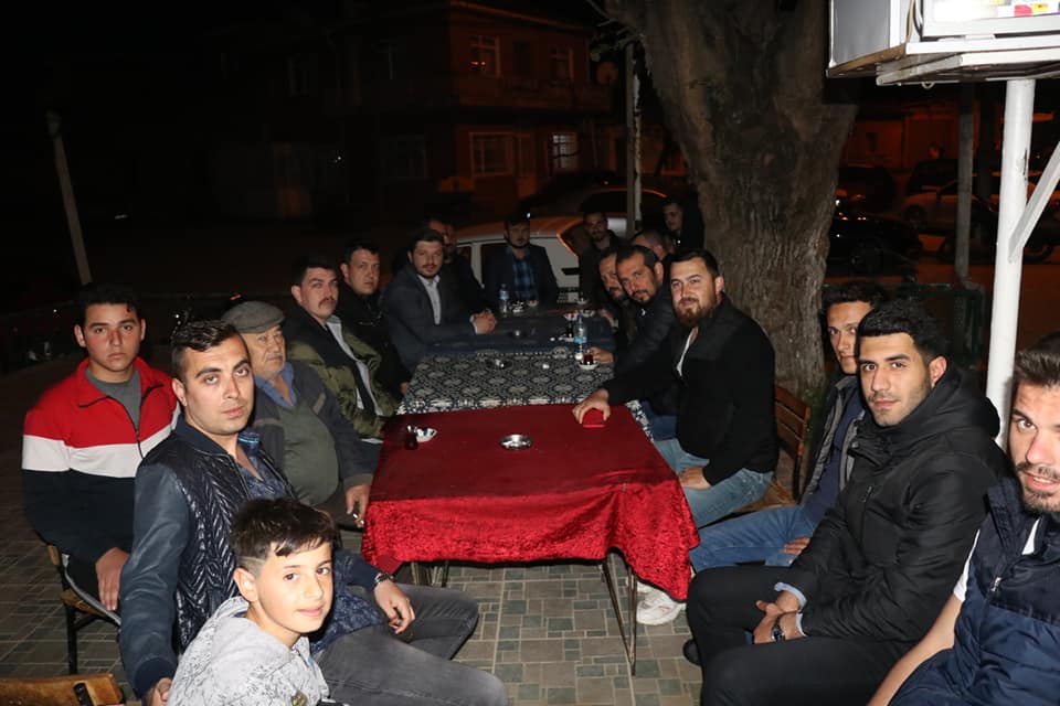 AK Parti Teşkilatı Ezine Belediyesi’nin düzenlediği iftarda vatandaşlarla buluştu