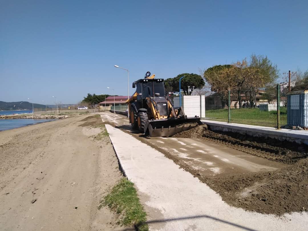 Sahiller temizleniyor