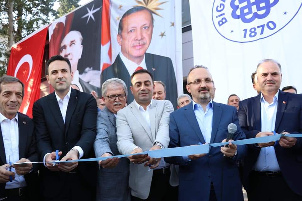 AK Parti’li Turan: ‘Toparlanın, gitmiyoruz, buradayız’