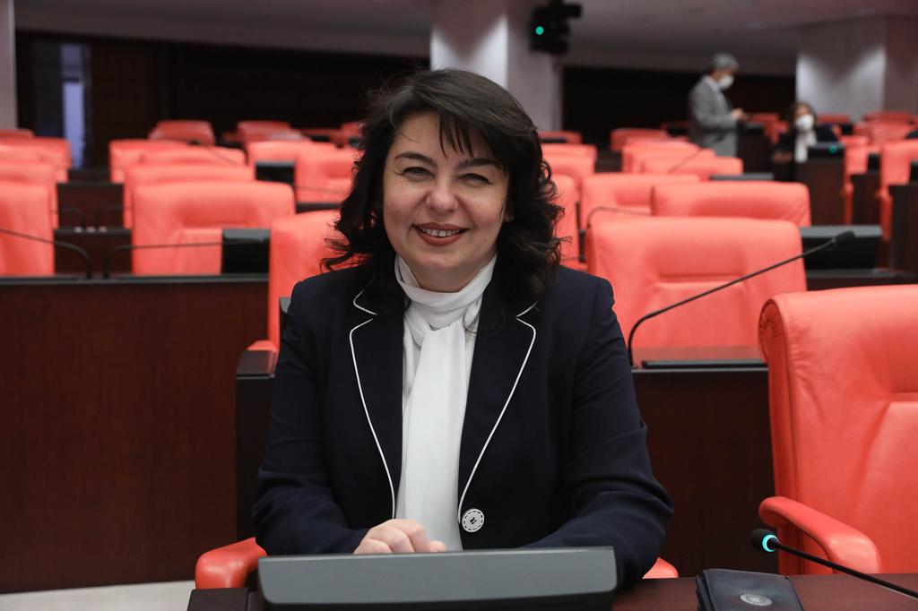 Kadına ve sağlık çalışanlarına şiddet cezalarıyla ilgili yeni düzenlemeler Mecliste kanunlaştı