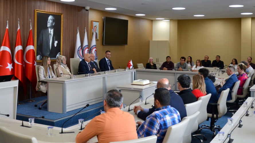 ÇOMÜ Yönetimi Akreditasyon Çalışmalarına Katkı Sunan Personel İle Bir Araya Geldi