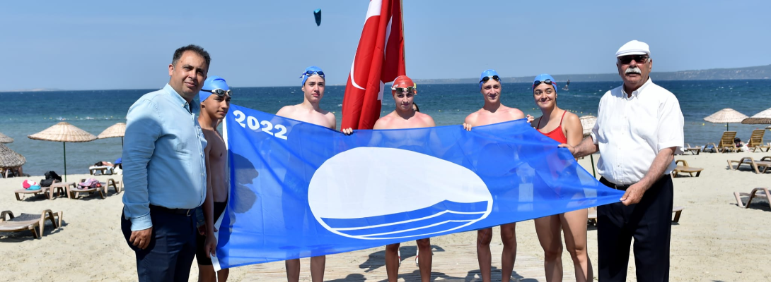 Güzelyalı Halk Plajı’na mavi bayrak asıldı