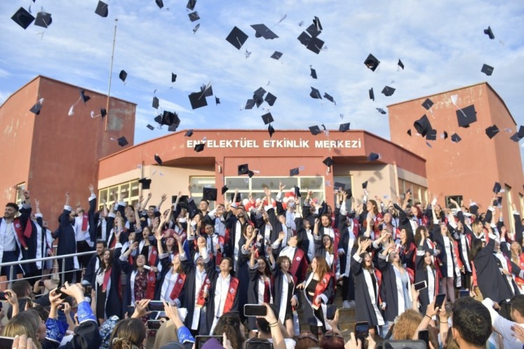 Biga MYO Mezuniyet Töreni Gerçekleştirildi