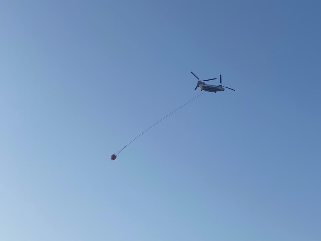 Çanakkale’den bulunan ağır helikopter sınıfındaki Chinook’a yangına müdahale etmek için Marmaris’e gitti