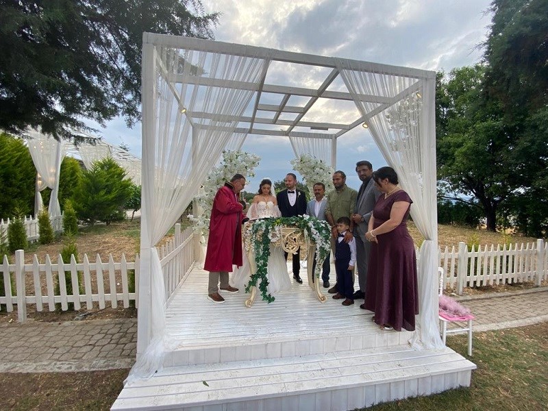 Vali İlhami Aktaş, Nikah Şahidi Oldu