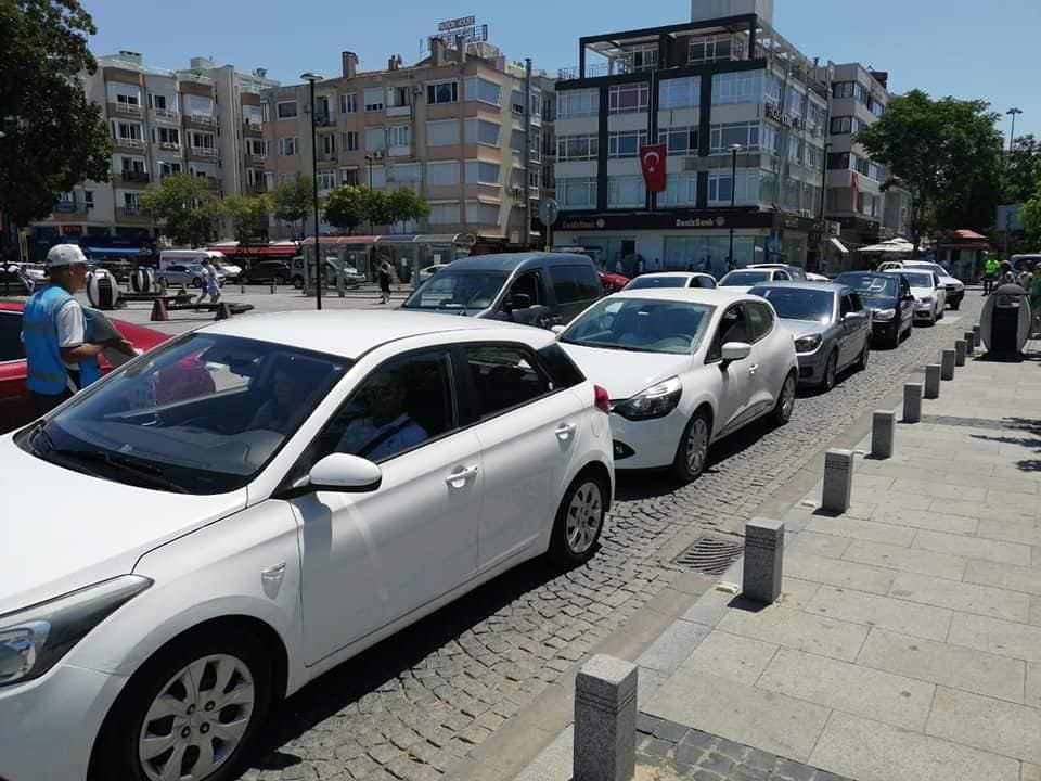 Feribot iskelesinde yoğunluk oluştu