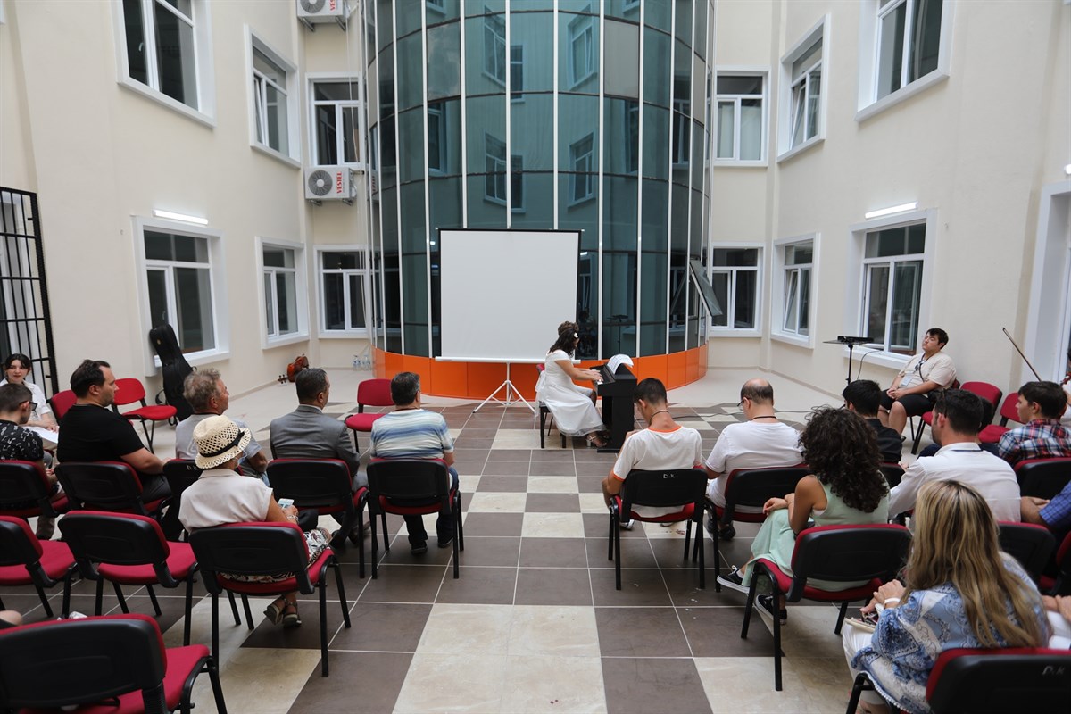 2. Otizm ve Müzik Yaz Okulu Konseri Düzenlendi