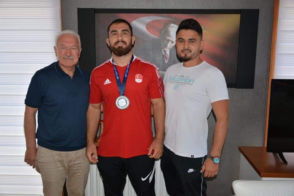 Milli güreşçi Aktürk, Akdeniz Oyunları’nda gümüş madalya kazandı