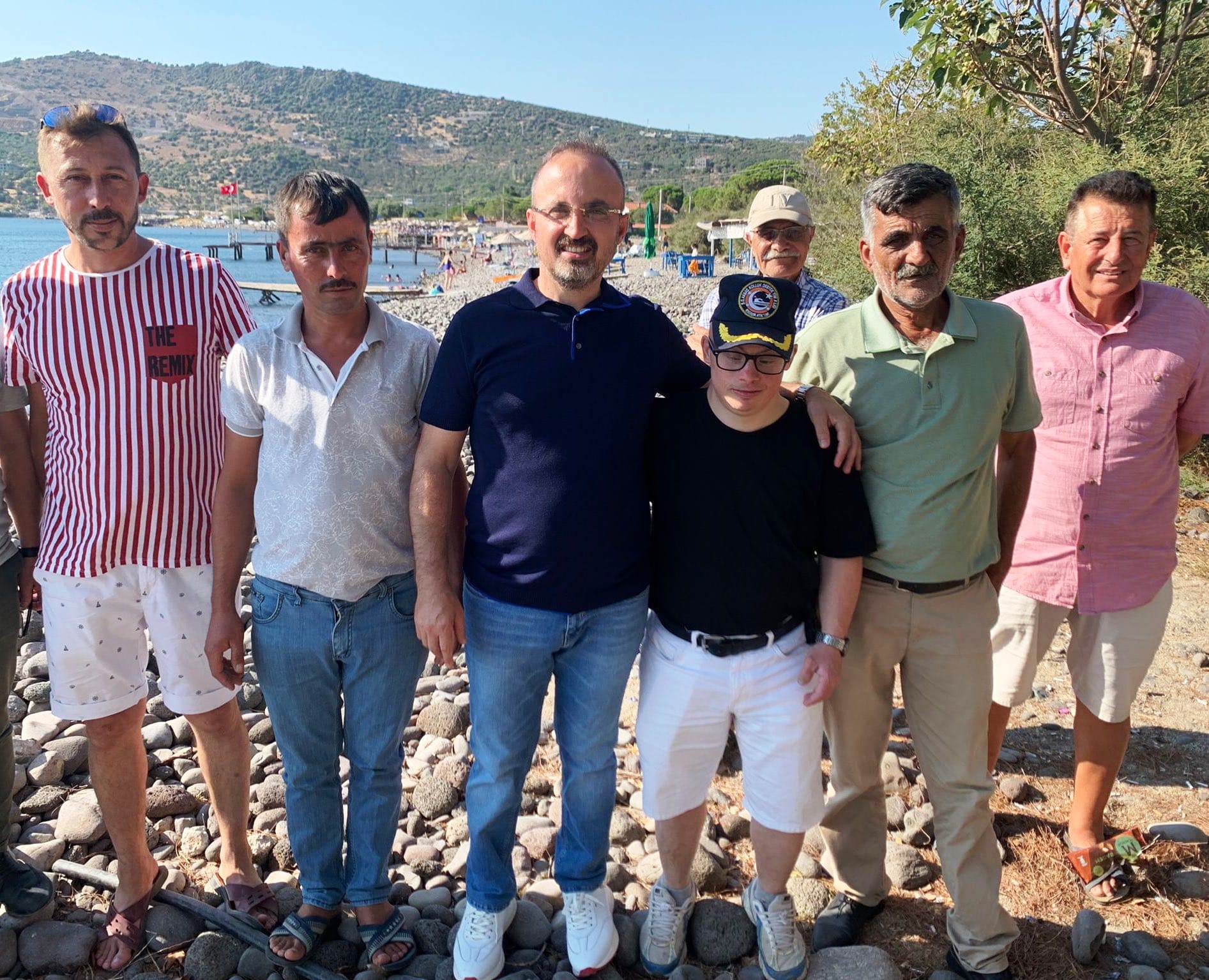 AK Parti’li Turan, Assos’ta muhtarlar ve işletmecilerle bir araya geldi