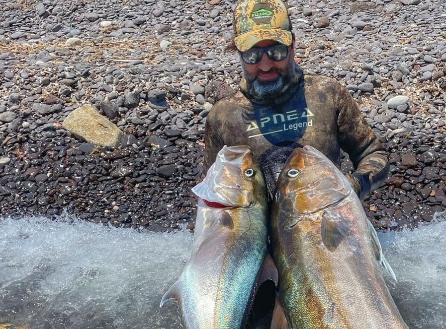 Rekortmen dalgıç trofelerine yenilerini ekledi
