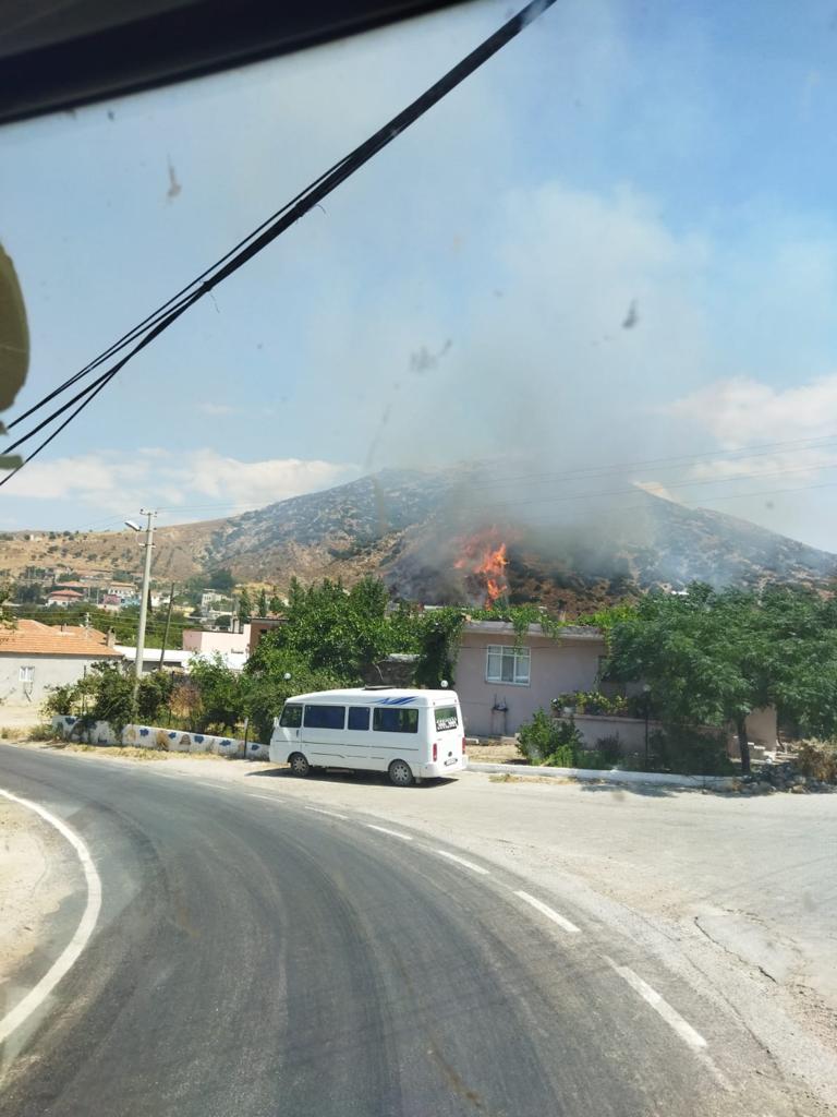 Ayvacık’ta ziraat alanında yangın