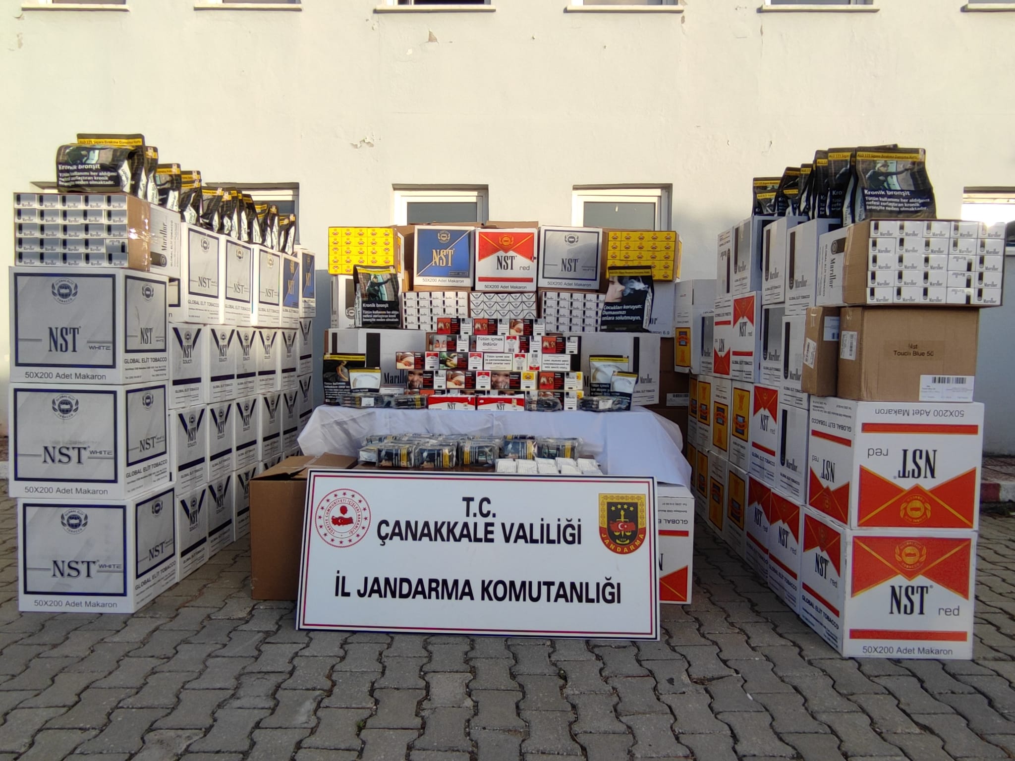 Çanakkale’de kaçak sigara operasyonu: 430 kilo sahte tütün ele geçirildi