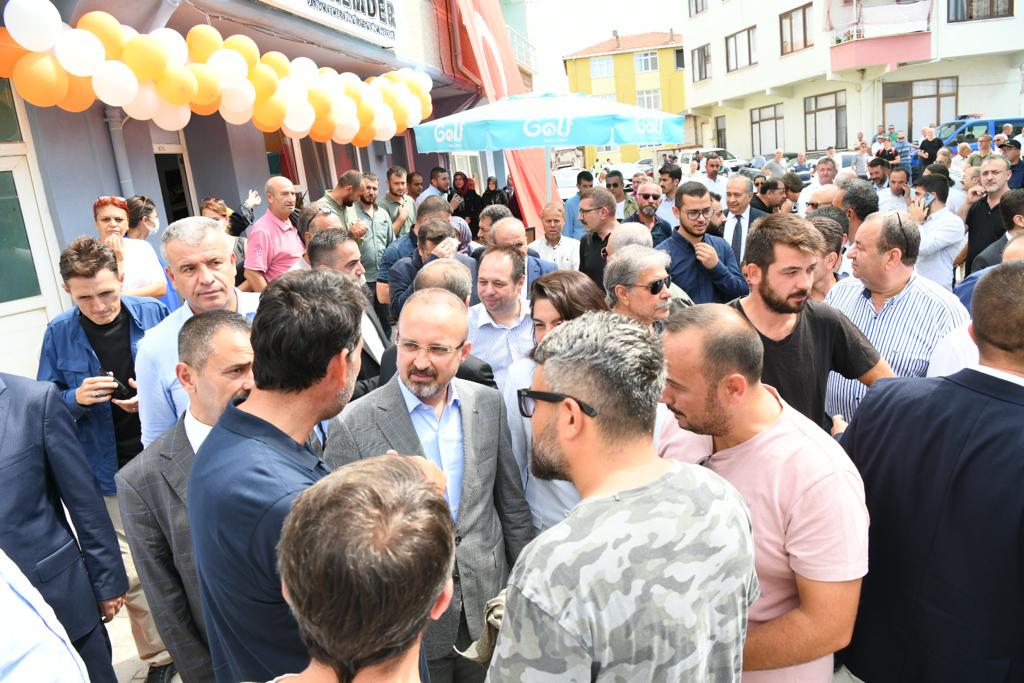 Turan, PAKEMDER açılışına katıldı