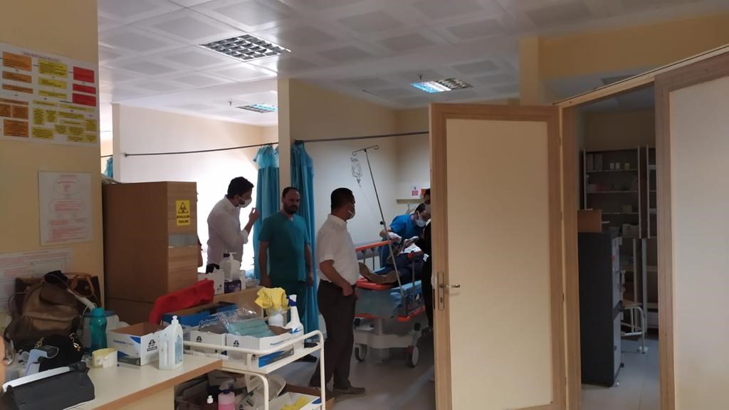 Vali Aktaş, kazada yaralananları hastanede ziyaret etti