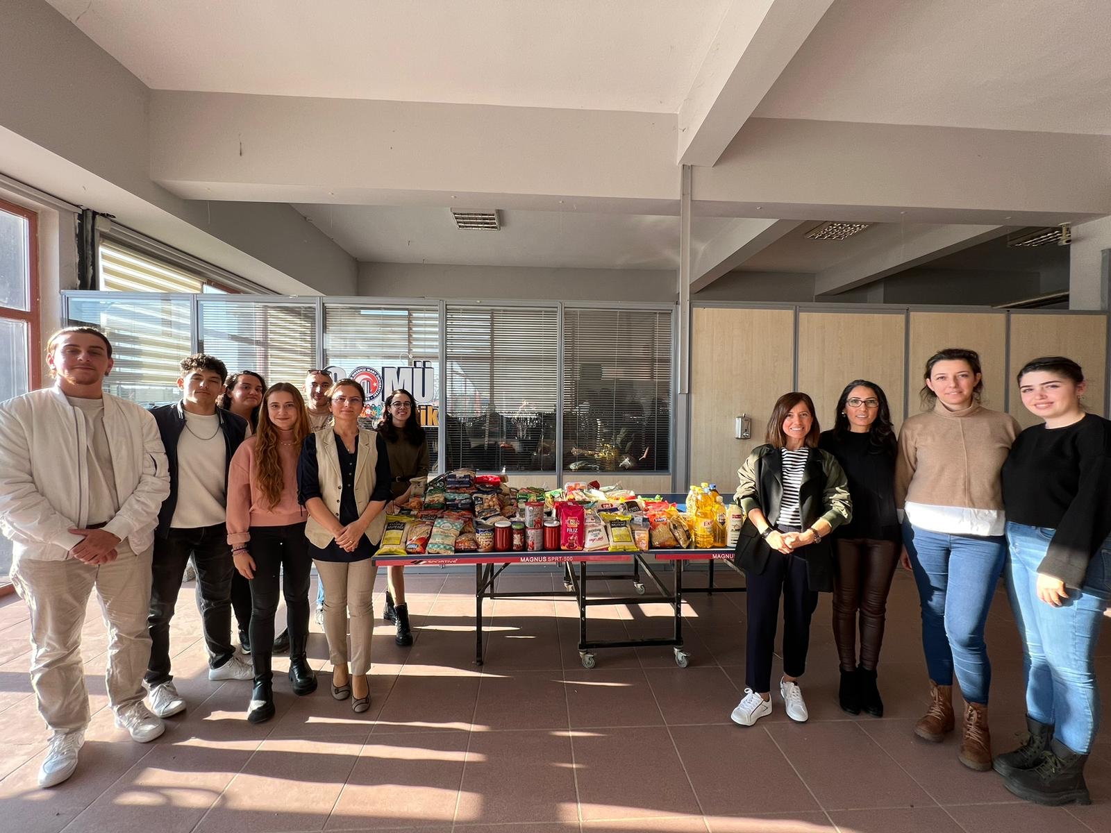 ÇOMÜ Butik’e Küçük Ellerden Büyük Destek