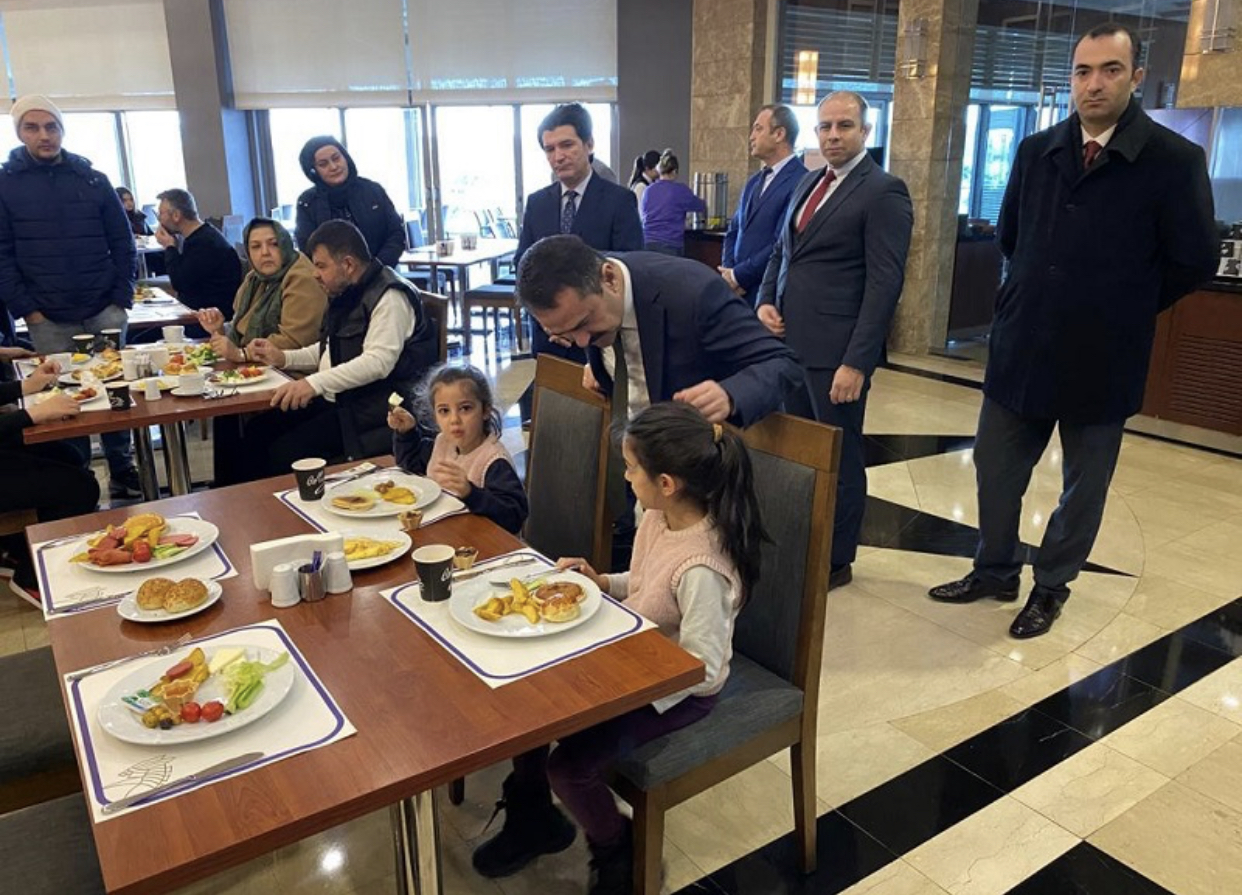 Depremzede Aileleri Ziyaret Etti