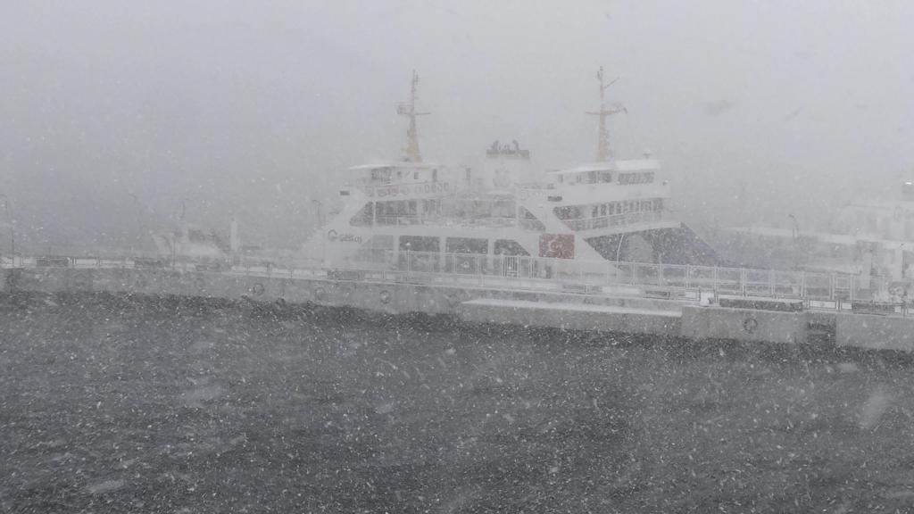 Çanakkale-Kilitbahir seferleri iptal edildi.
