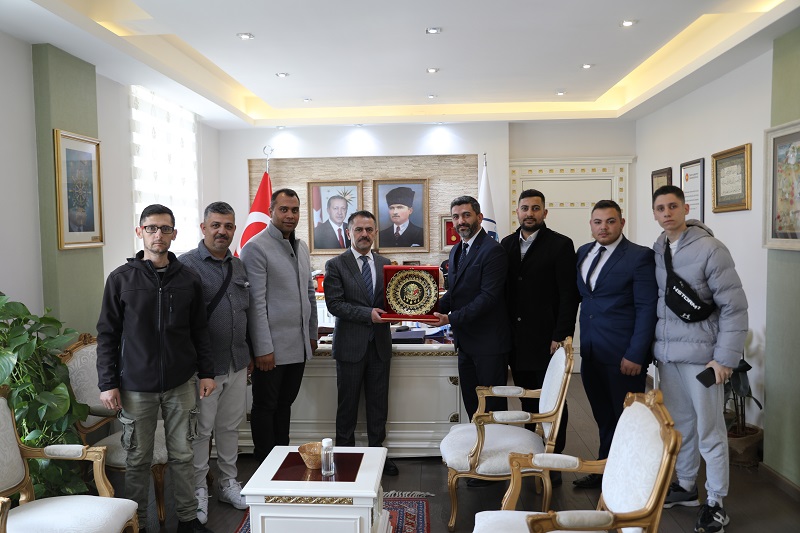 Çanakkale Romanları Dayanışma Kültür ve Sanat Etkinlikleri Derneğinden Vali Aktaş’a ziyaret