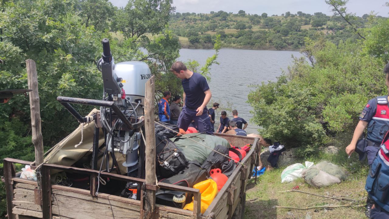 Çanakkale’de barajda tekne battı