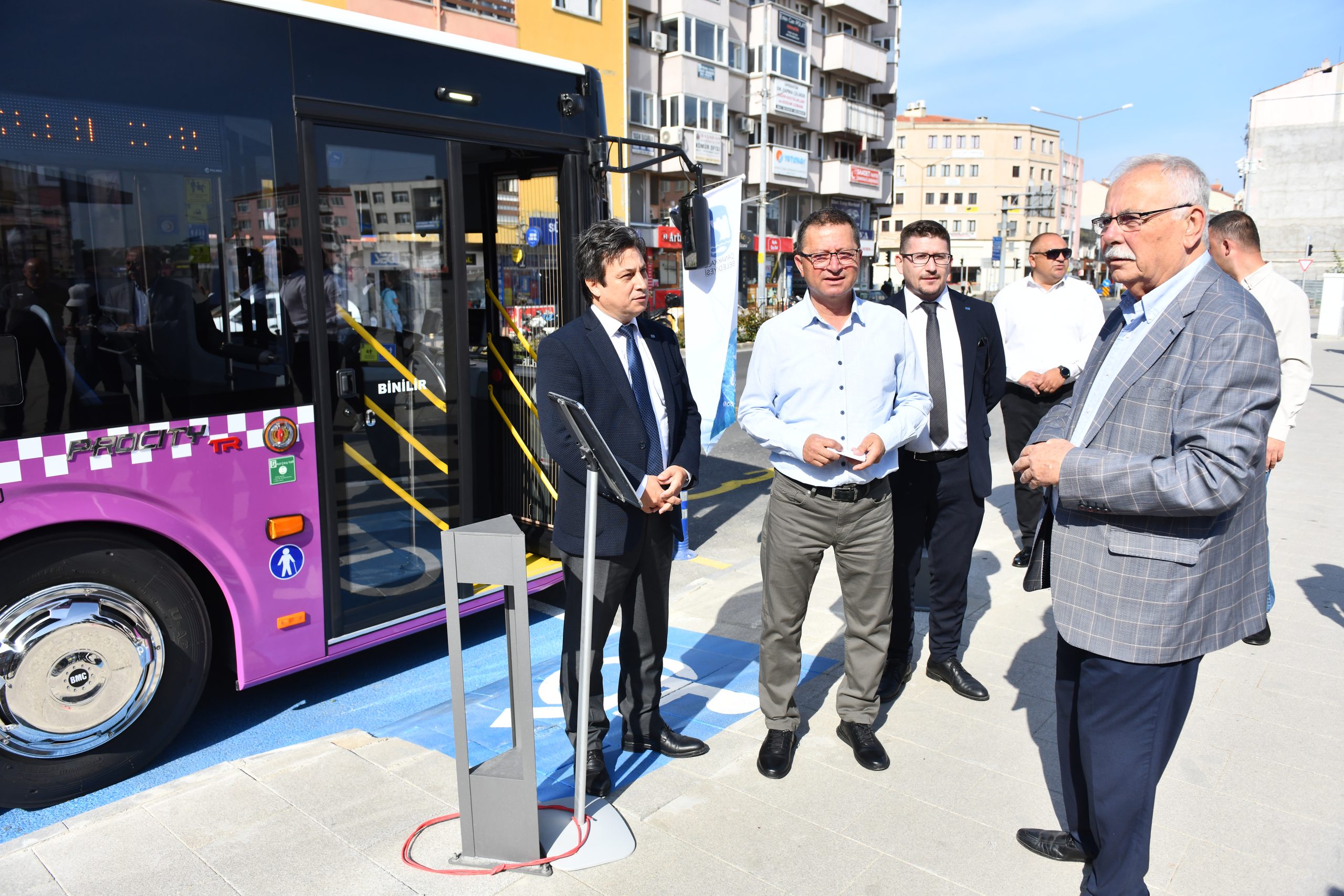 Çanakkale Belediyesi toplu taşıma filosuna 2 araç ekledi