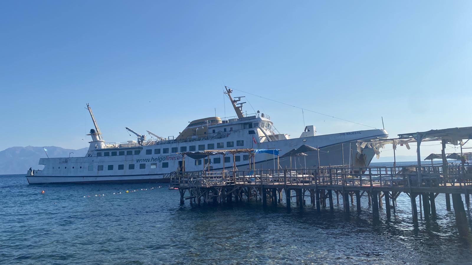 Sivrice Koyunda karaya oturan  yolcu gemisi kendi imkanları ile kurtuldu