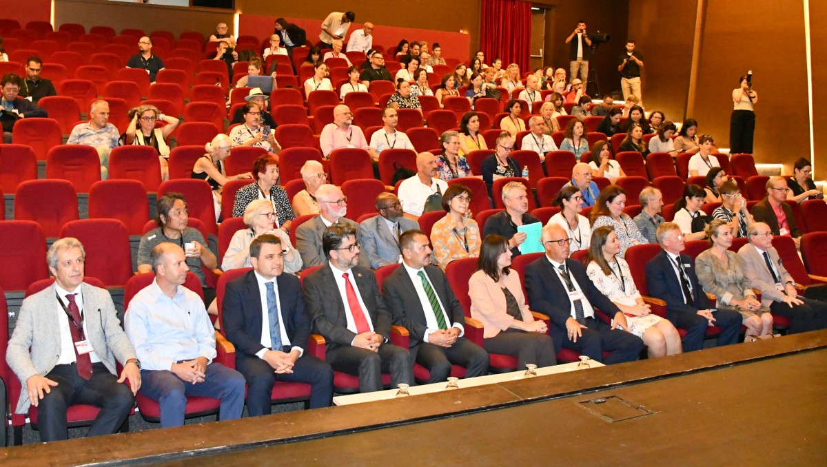 ÇOMÜ’de Bir Dünya Kongresi