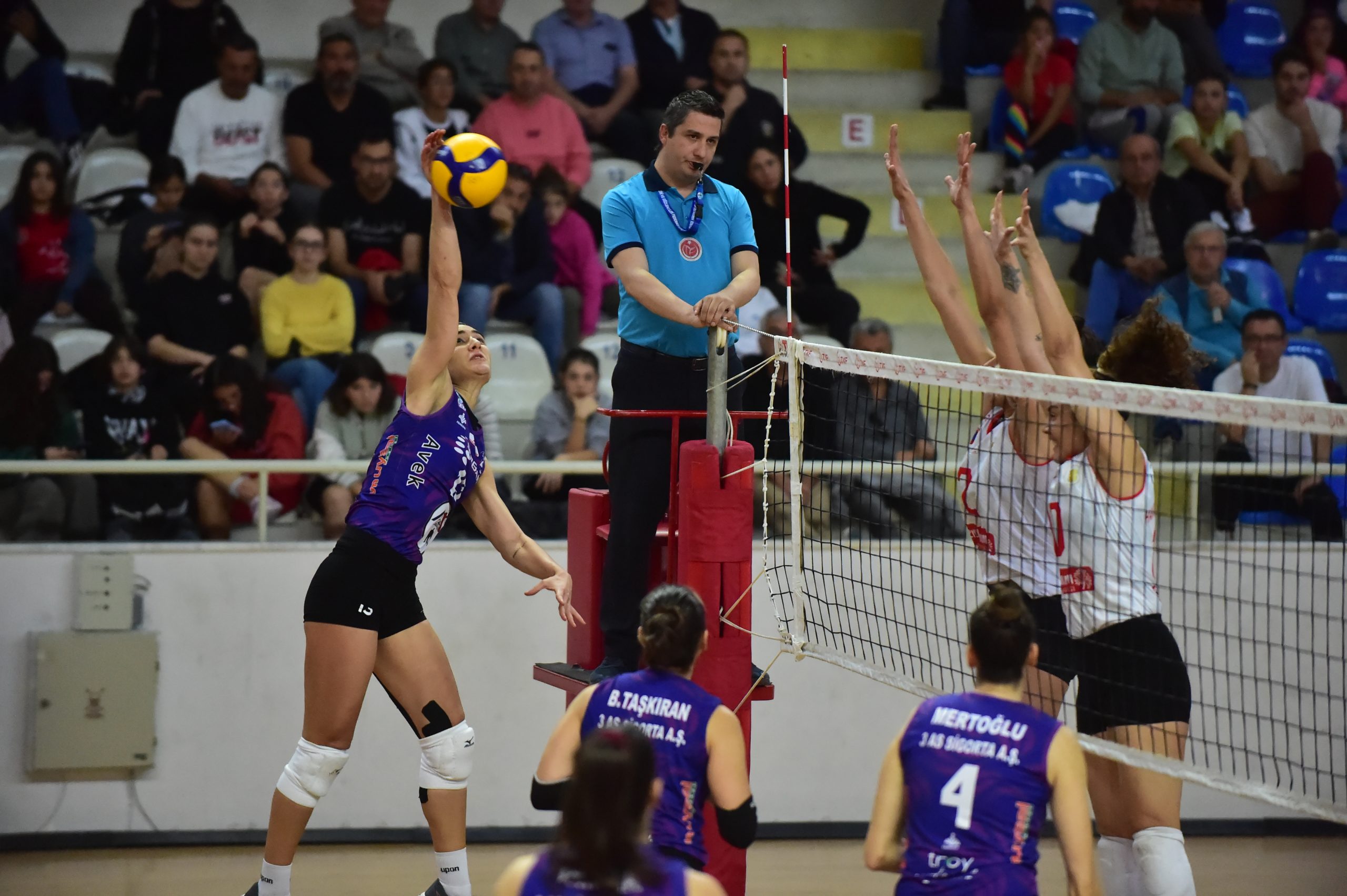 Boğazın Sultanları Evinde Mutlu