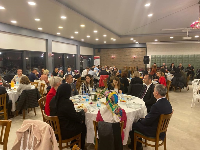 Vali İlhami AKTAŞ, 24 Kasım Öğretmenler Gününde Öğretmenlerle Bir Araya Geldi