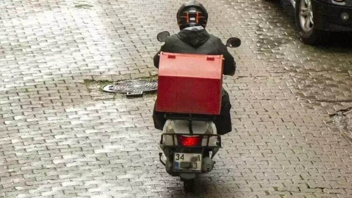 Çanakkale’de Olumsuz Hava Koşulları Nedeniyle Motosiklet ve Skuter Trafiği Yasaklandı