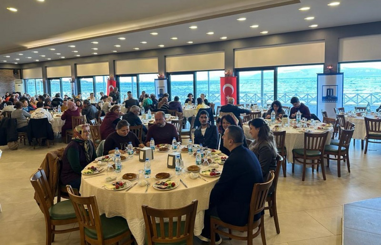 Vali İlhami AKTAŞ 3 Aralık Dünya Engelliler Gününde Engelli Dostlarımızla Bir Araya Geldi