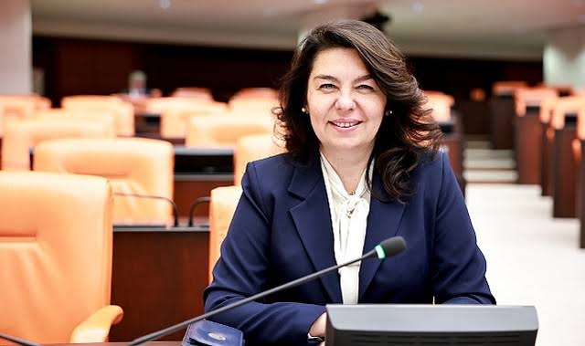 AK Parti’nin Çanakkale Belediye Başkan Adayı Jülide İskenderoğlu