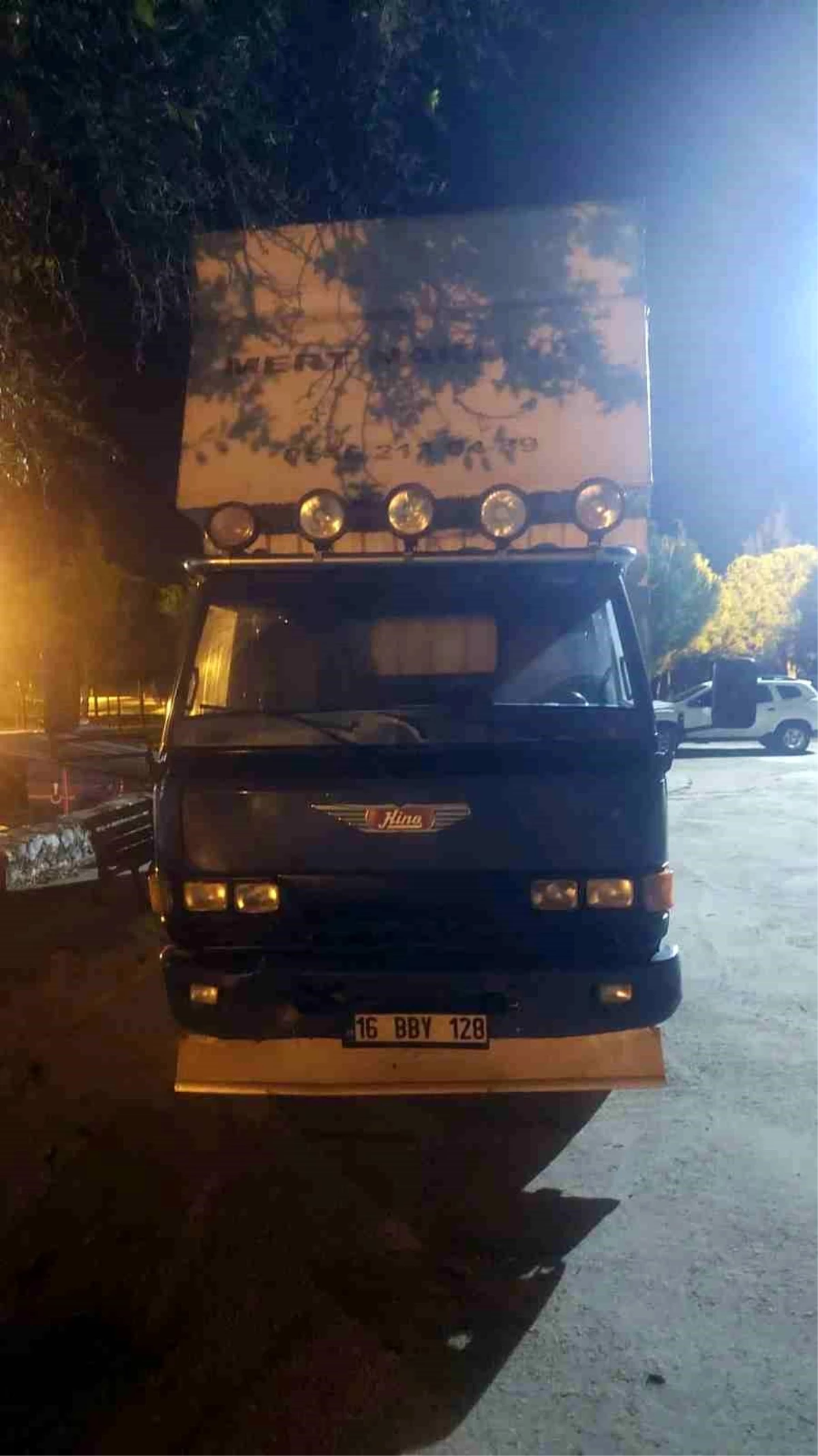 Kamyon içinde yakalandılar