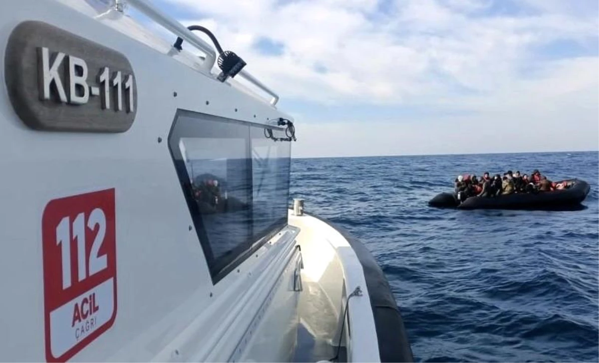 38 kaçak göçmen kurtarılarak yakalandı
