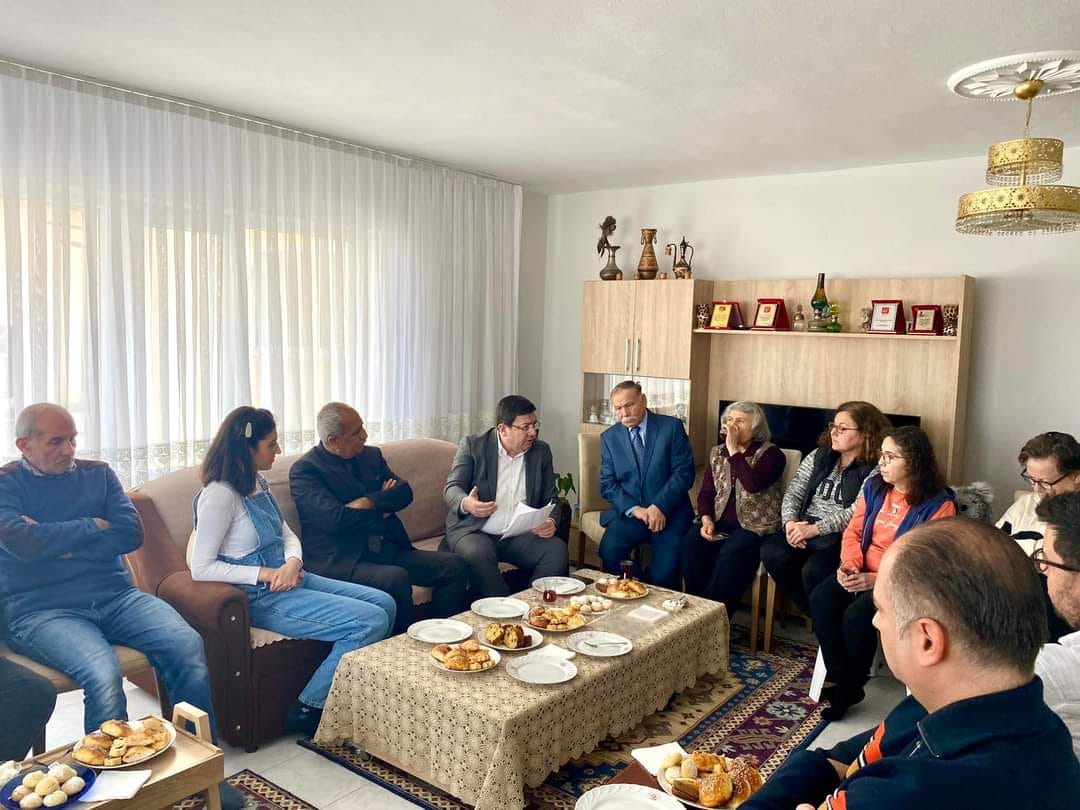 CHP’li Erkek ev ziyaretlerini sürüyor