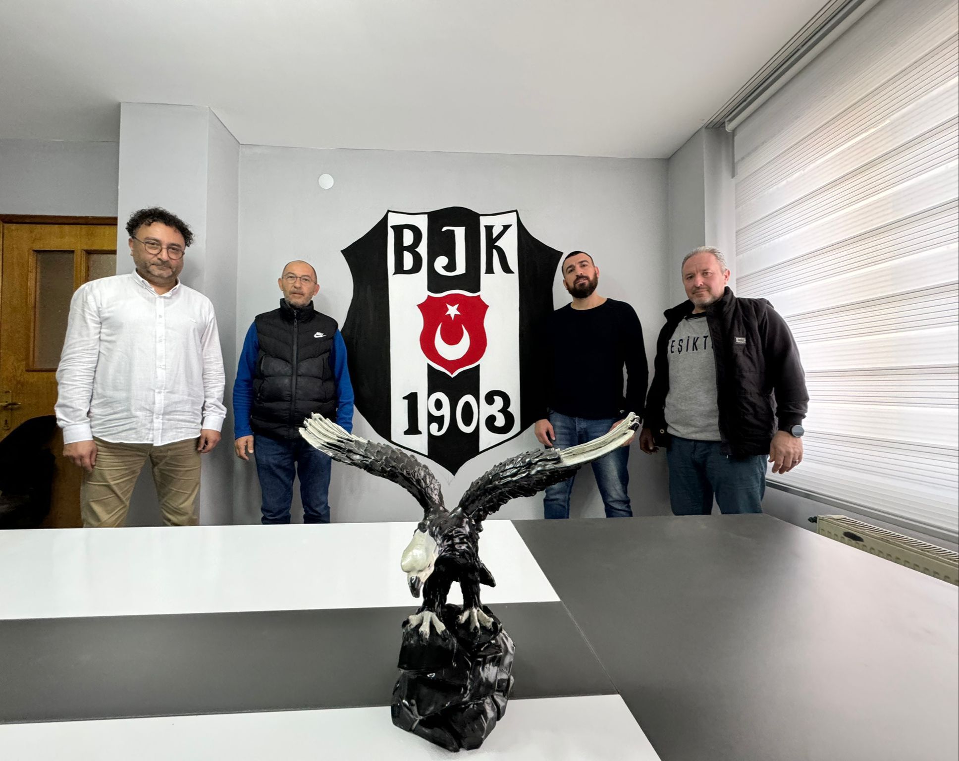 Beşiktaşlılar yeni dernek çatısı altında birleşecek