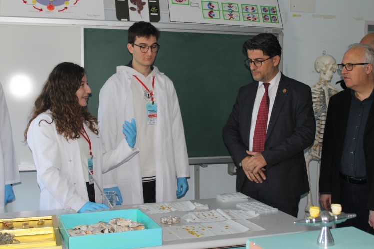 Rektör Erenoğlu “Cumhuriyetin Yüzü Bilim” Öğrenci Kongresine Katıldı