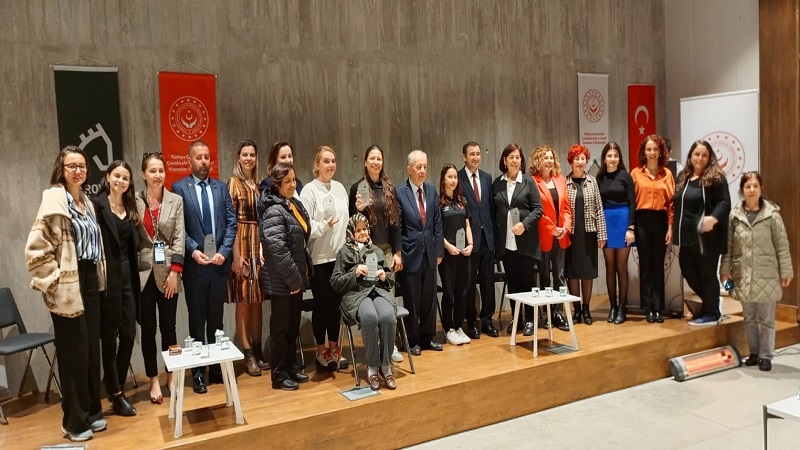 8 Mart Dünya Kadınlar Günü Nedeniyle “Kentimiz Örnek Kadın Buluşması” Programı Gerçekleştirildi