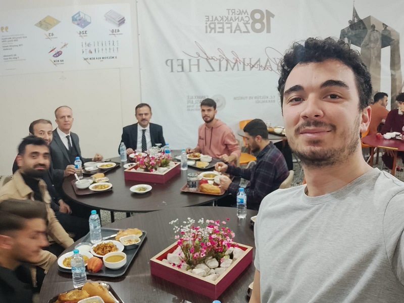 Vali İlhami AKTAŞ Adile Sultan Erkek Öğrenci Yurdunda Öğrencilerle İftarda Bir Araya Geldi