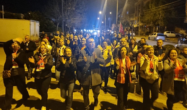 Cumhuriyet Mahallesi Cumhuriyet Halk Partisi adayına destek verdi