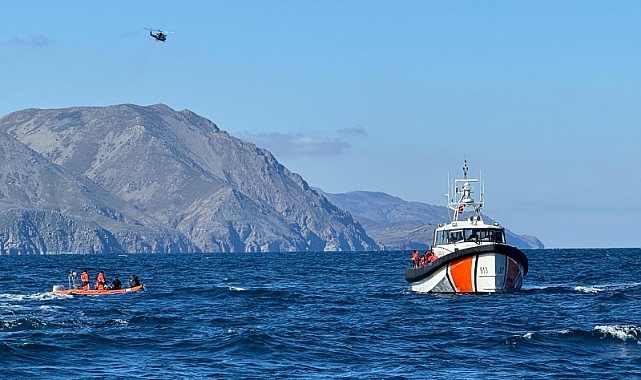 Göçmenleri taşıyan bot alabora oldu!