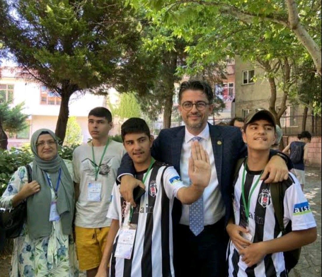 Otizm, her yaştan bireyi etkileyebilen, karmaşık bir nörogelişimsel bozukluktur.