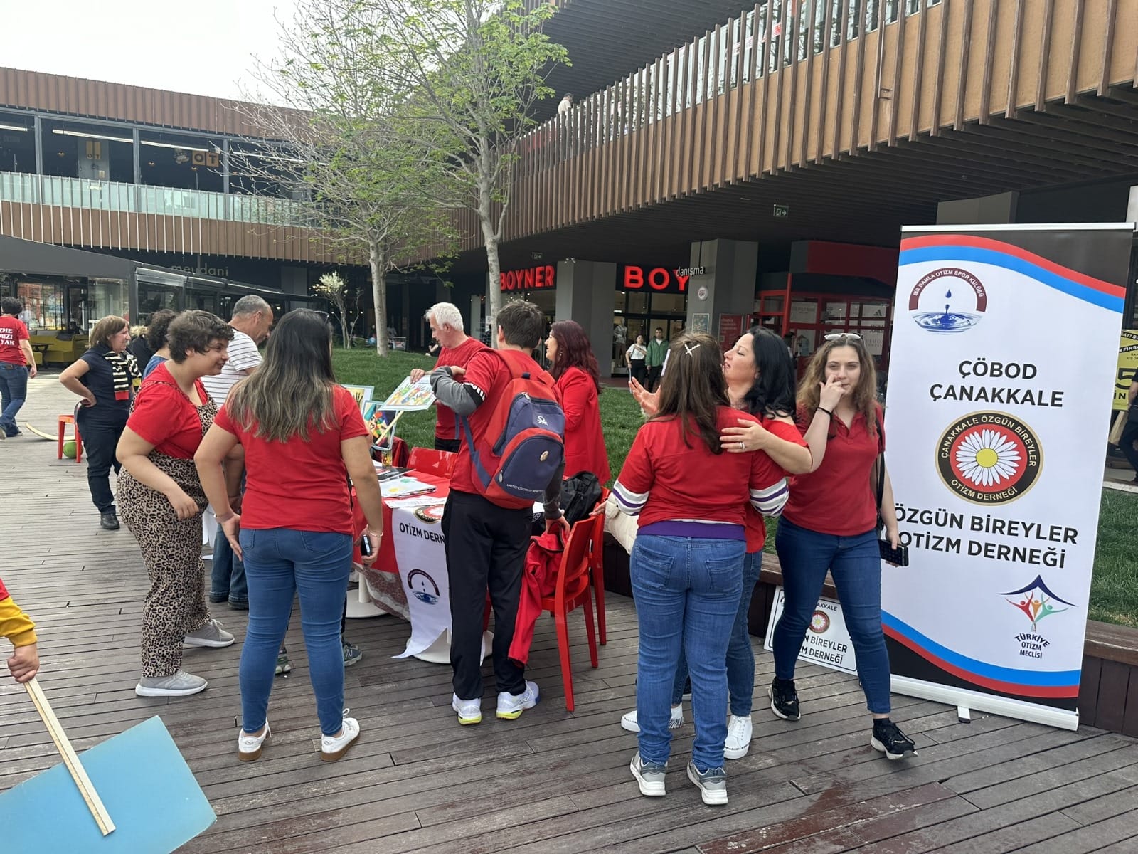 Otizme kırmızı ışık yak!