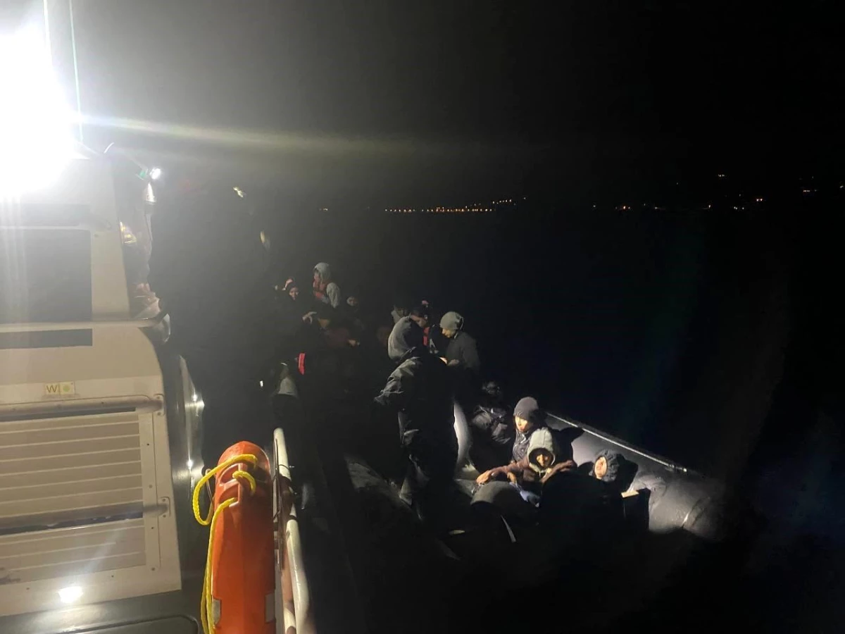 32 Kaçak Göçmen Kurtarıldı