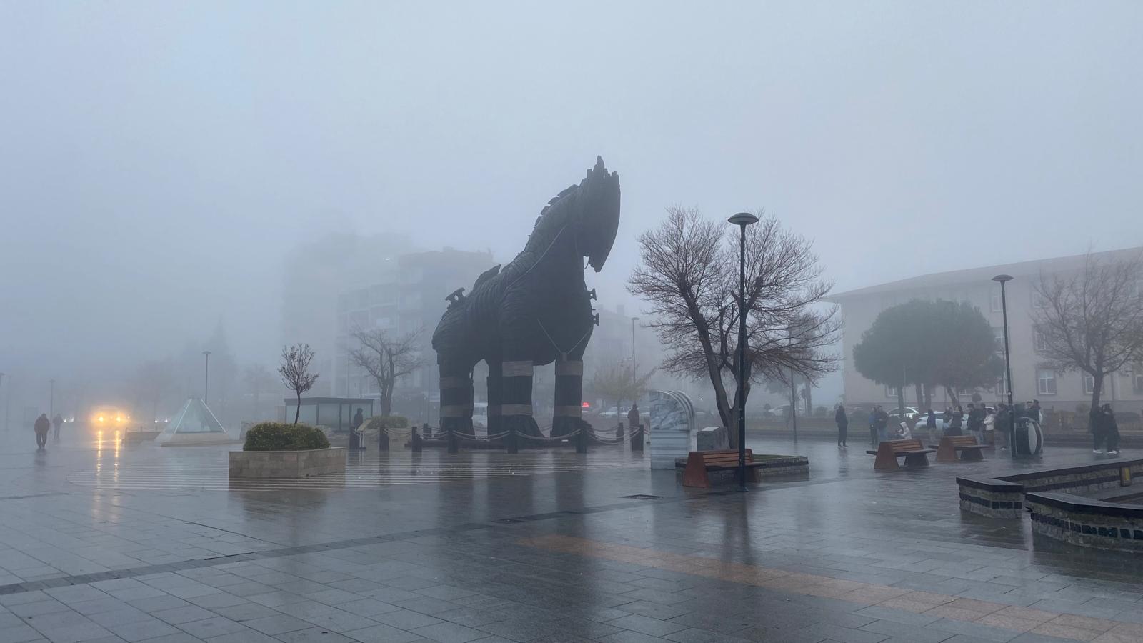 Çanakkale Boğazı sis nedeniyle transit gemi geçişlerine kapatıldı